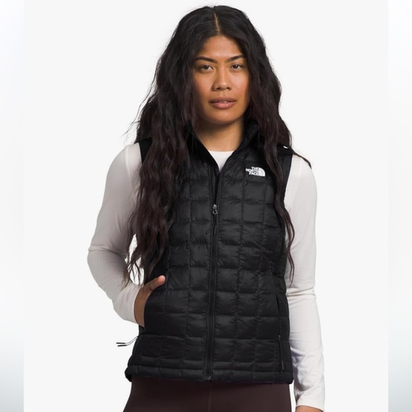 The North Face Jackets & Blazers - NWT North Face Women’s Black Thermoball Eco Vest in size XL